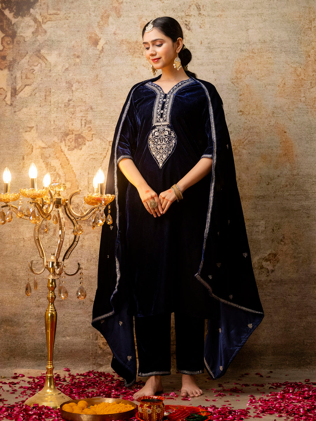 Dhiyona VV Women's Velvet Kurta Pant Dupatta Set