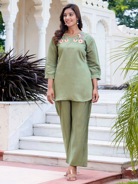 Dhiyona VV Women's Solid Hand Work Embroidered Silk Blend Co-Ords Sets