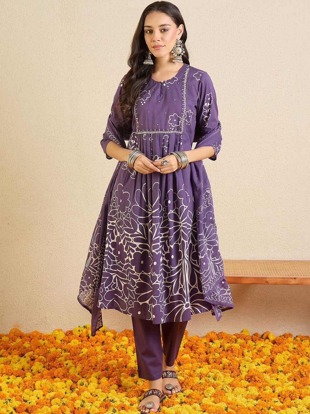 Women Floral Printed Panelled Thread Work Pure Cotton Kurta with Trousers & With Dupatta