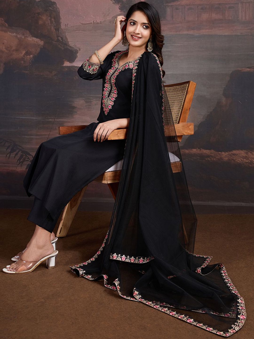 Dhiyona PD Women Floral Embroidered Thread Work Straight Kurta With Trousers & Dupatta