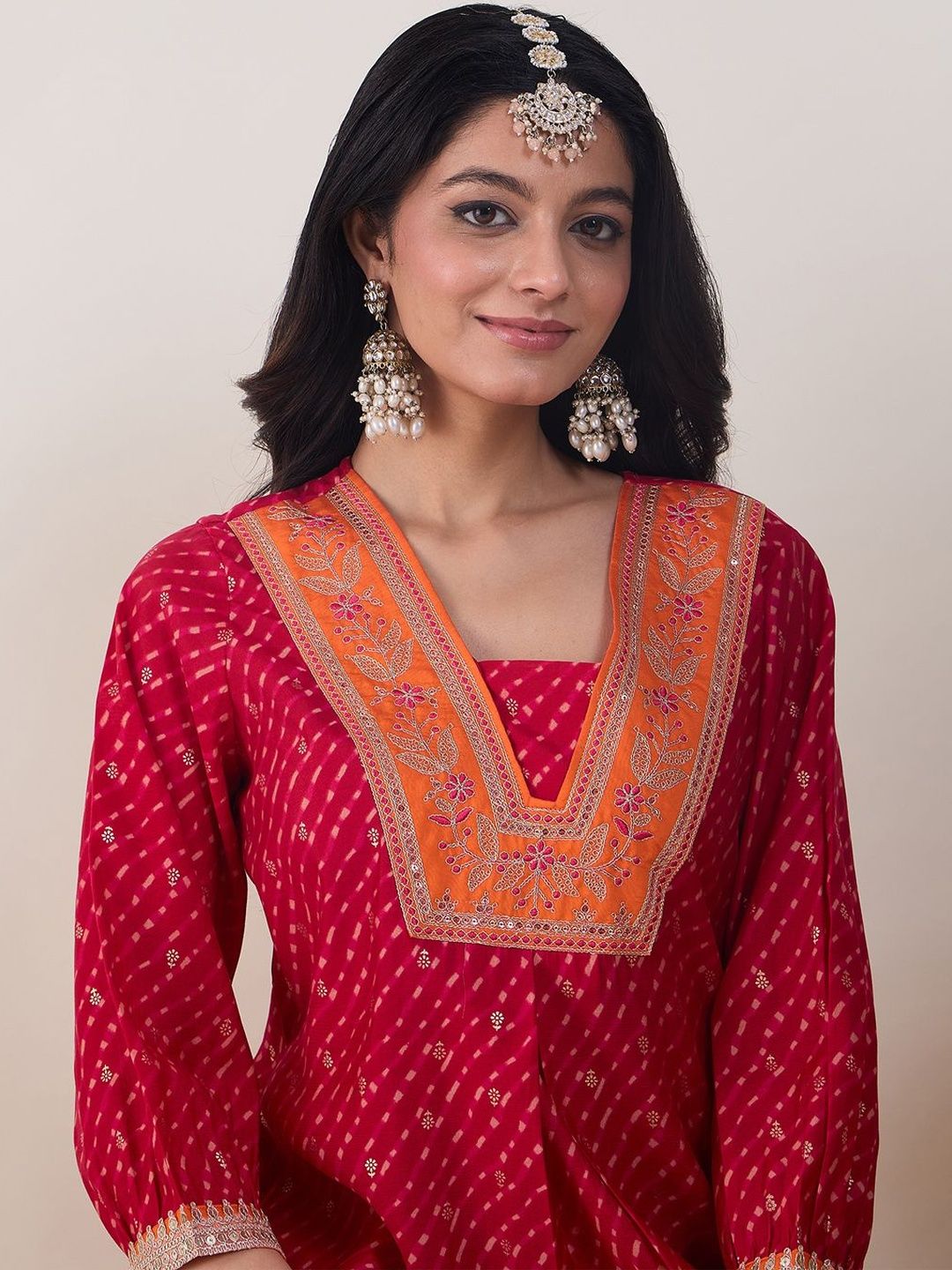 Dhiyona IE Embroidered V-Neck Tunic With Trousers