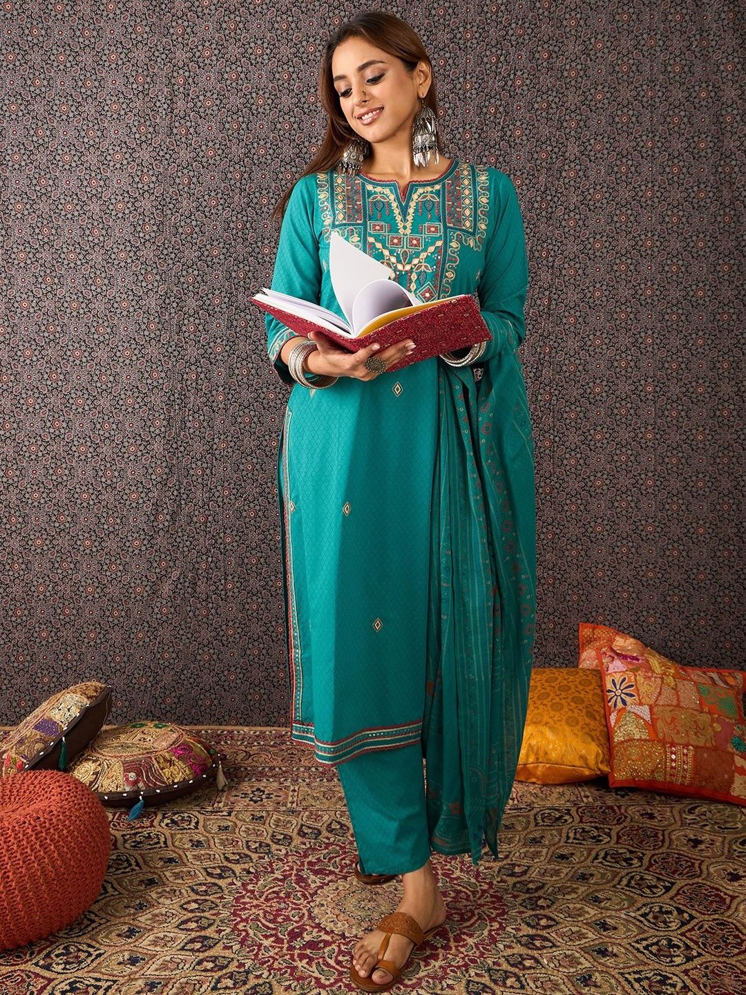 Ethnic Motifs Embroidered Thread Work Pure Cotton Kurta With Trousers & Dupatta