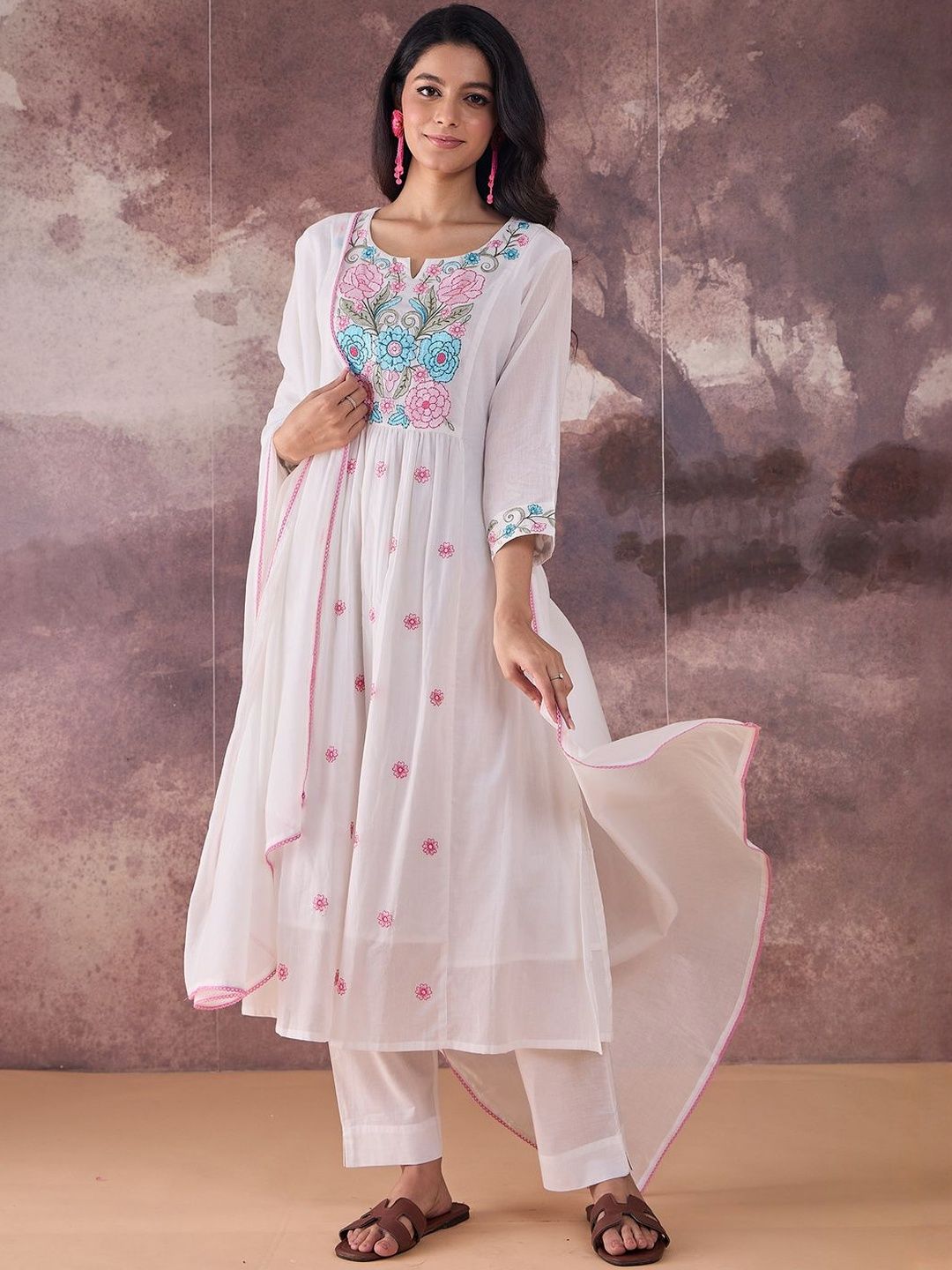 Dhiyona IE Embroidered Notch Neck Thread Work Pure Cotton Kurta With Trousers & Dupatta
