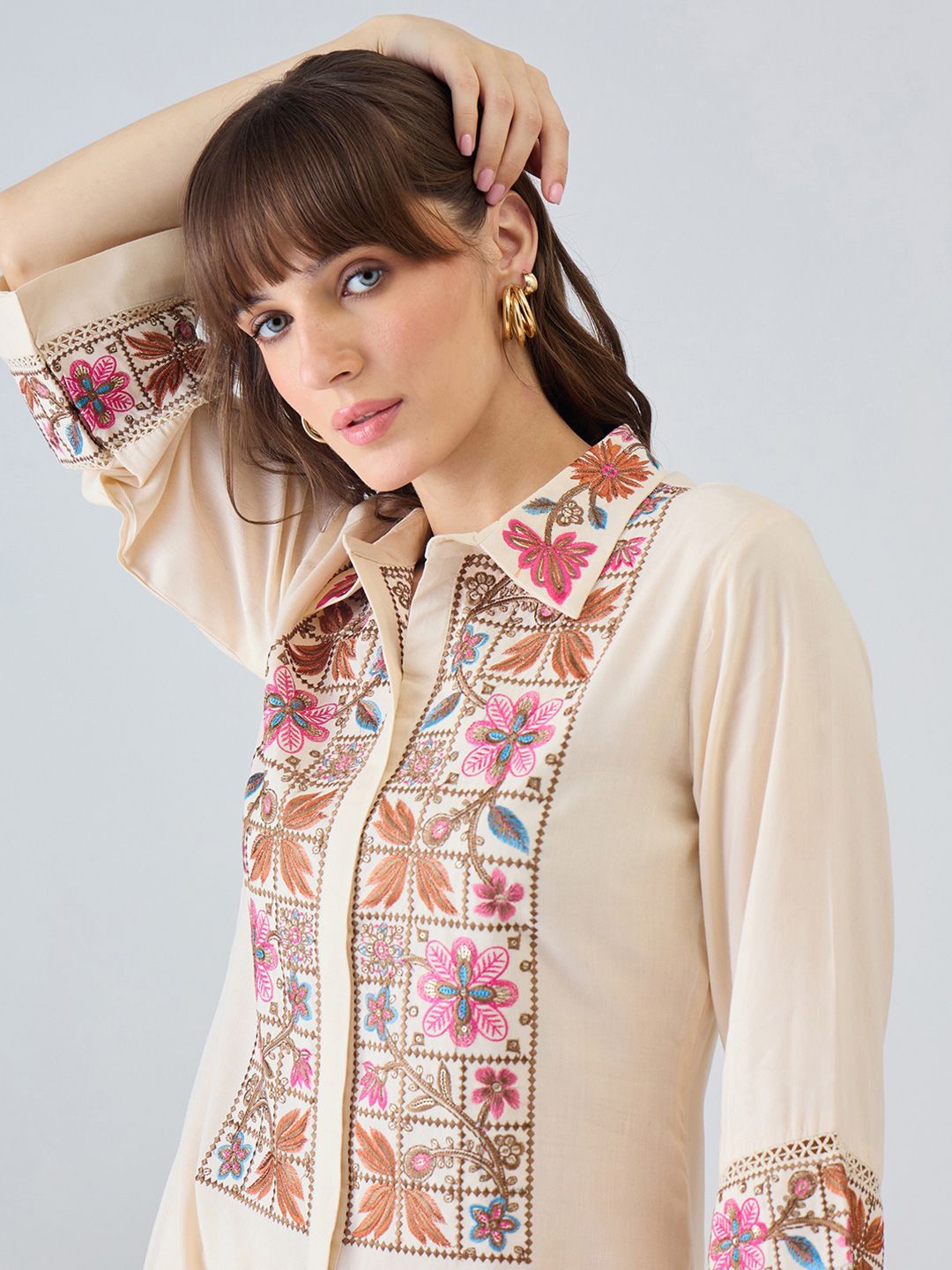 Women Floral Embroidered Regular Thread Work Kurta with Patiala