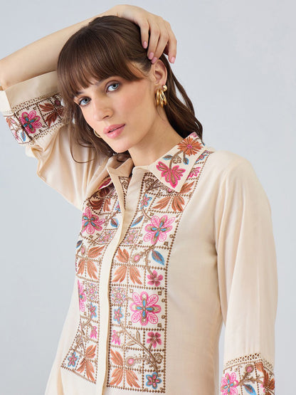 Women Floral Embroidered Regular Thread Work Kurta with Patiala