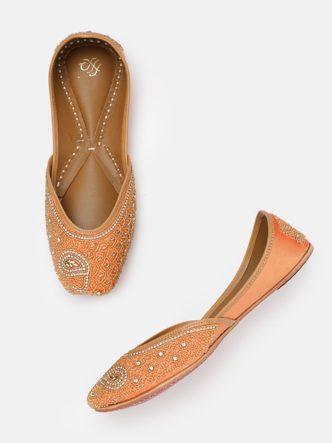 Dhiyona HOP Women Ethnic Motif Embellished Mojaris