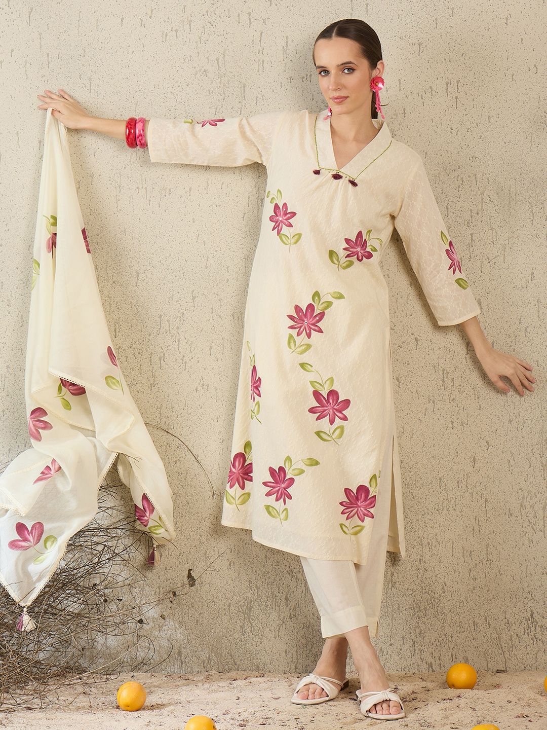 Women Floral Printed Pure Cotton Kurta with Trouser