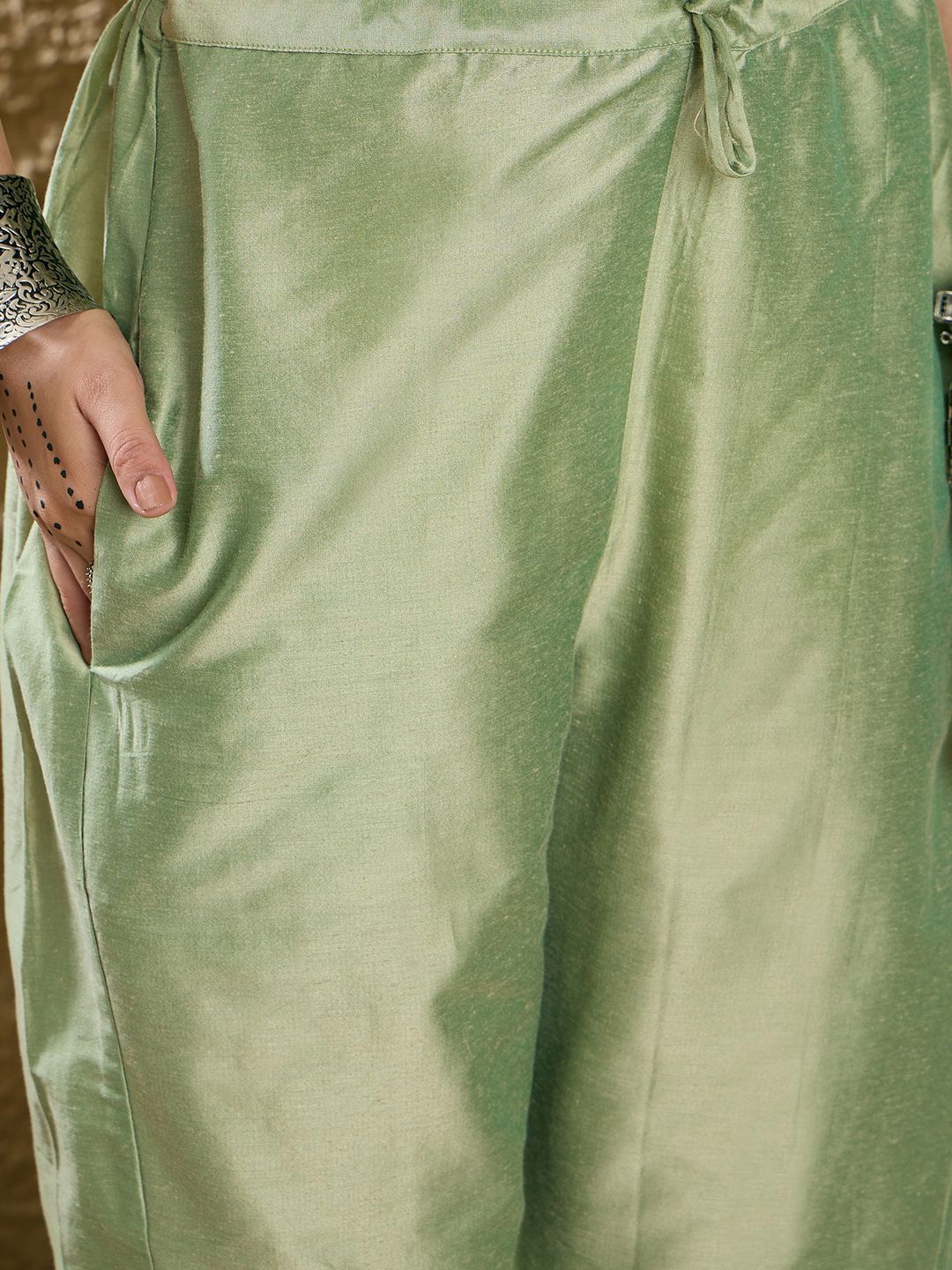 Dhiyona IE Women Floral Embroidered Regular Thread Work Kurta with Trousers