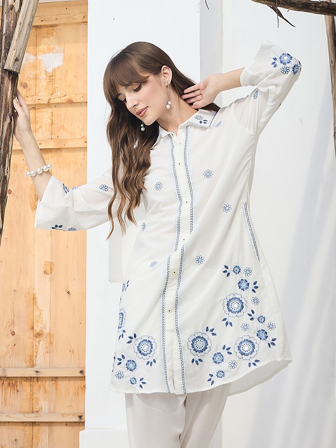 Dhiyona IE Floral Embroidered Thread Work Pure Cotton Kurta With Trousers