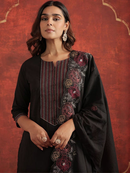 Women Floral Embroidered Cotton Kurta with Trousers & Dupatta