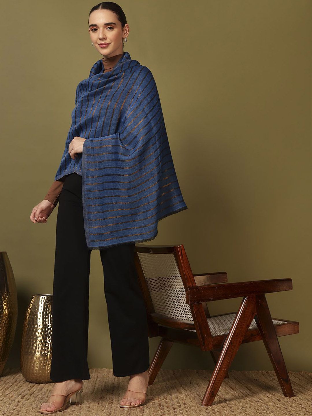 Dhiyona PA Checked Woven Design Woolen Shawl