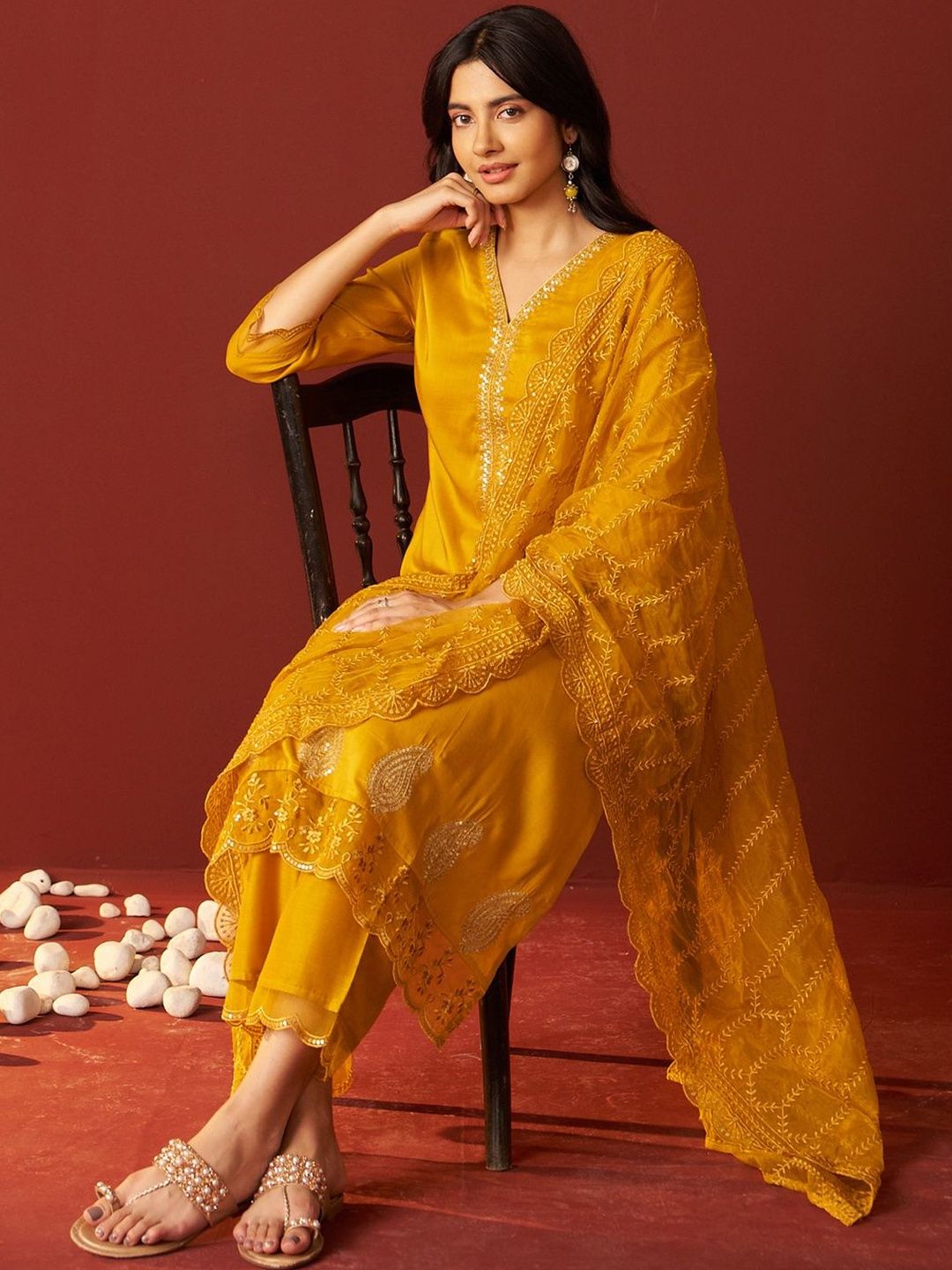 Women Ethnic Motifs Embroidered Regular Thread Work Kurta with Trousers & With Dupatta