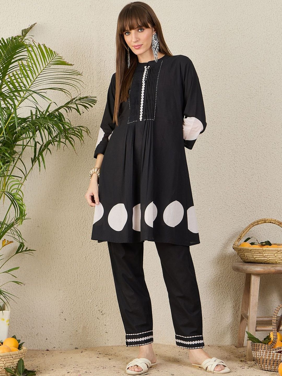 Women Geometric Printed Cotton A-Line Kurta with Trousers