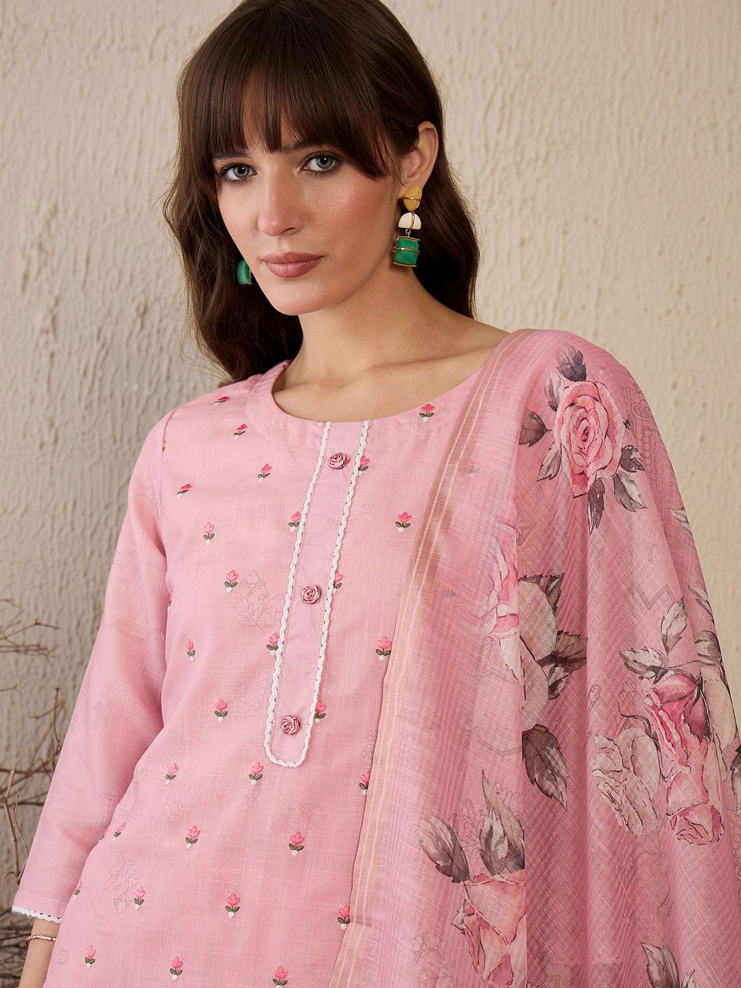 Women Floral Embroidered Regular Thread Work Linen Kurta with Trousers & With Dupatta
