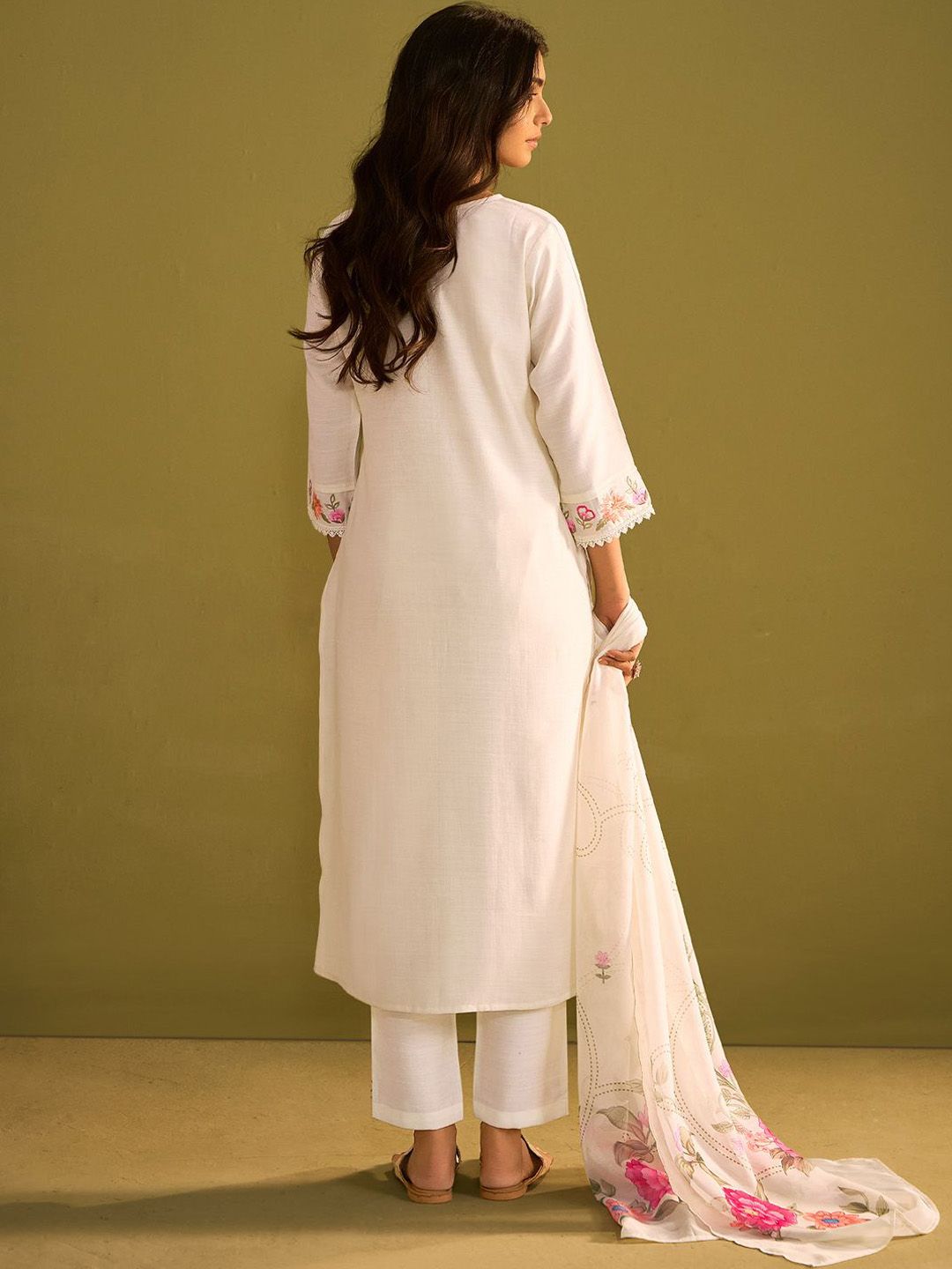 Floral Embroidered Thread Work Straight Kurta With Trouser And Dupatta