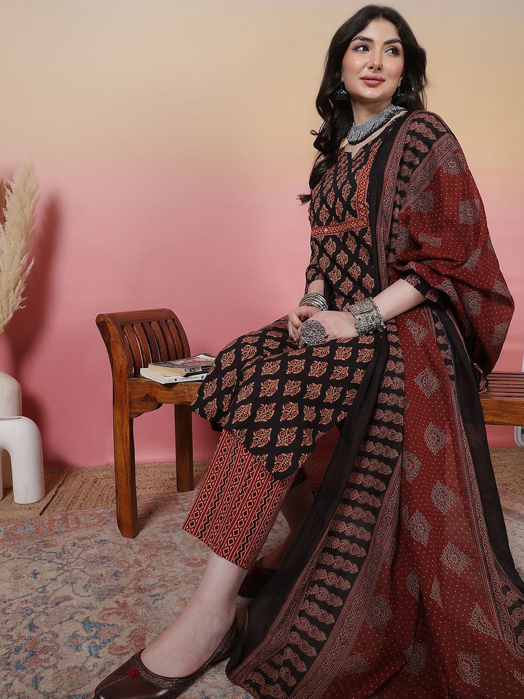 Dhiyona SN Women's Hand Floral Printed Notch Neck Pure Cotton Straight Kurta With Trouser & Dupatta