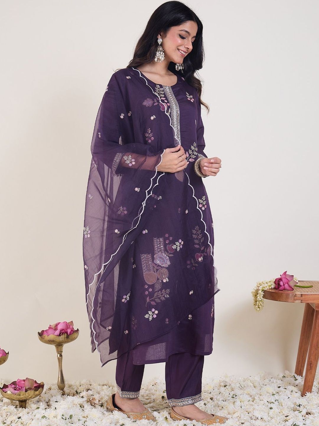 Floral Embroidered Straight Thread Work Kurta With Trousers & Dupatta