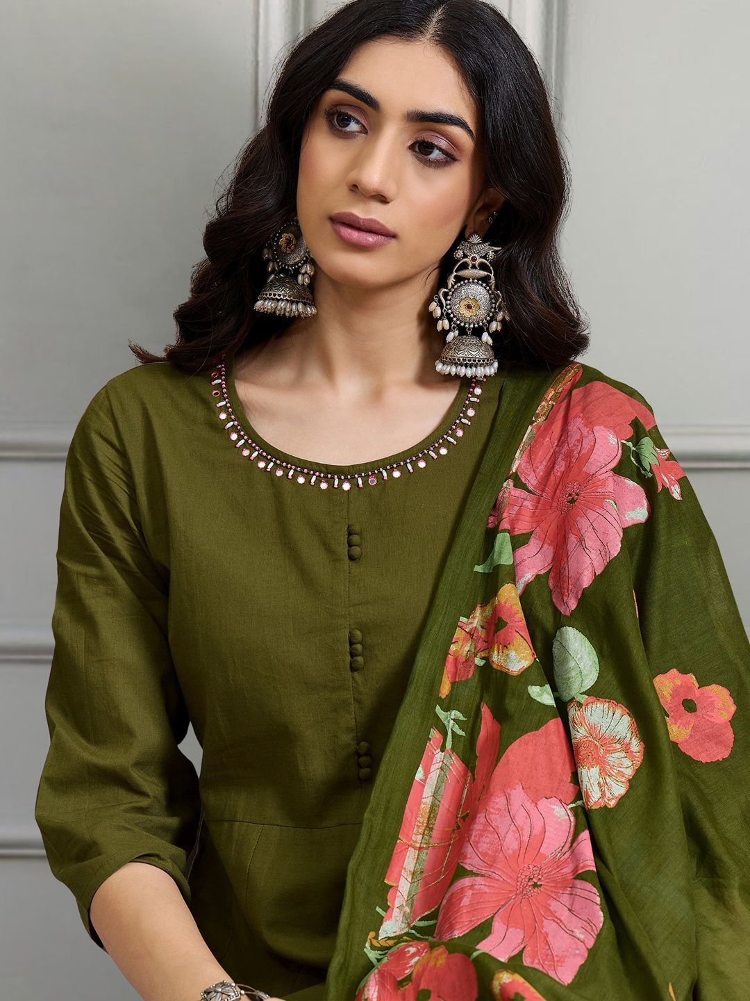 Dhiyona IE Women Floral Printed Panelled Thread Work Pure Cotton Kurta with Trousers & With Dupatta