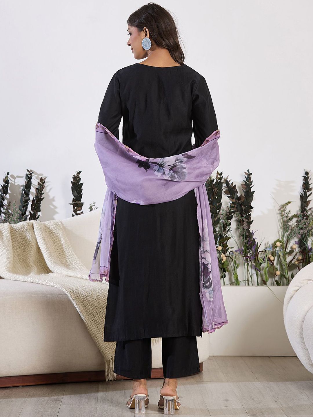 Dhiyona IE Floral Embroidered Round Neck Regular Liva Kurta With Trouser With Dupatta
