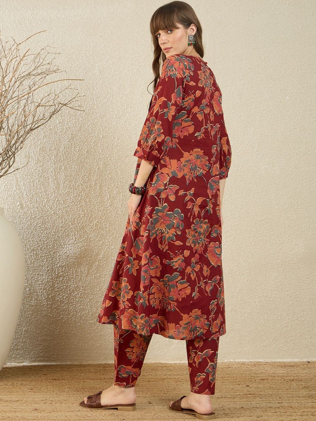 Women Floral Printed Pleated Pure Cotton Kurta with Trousers