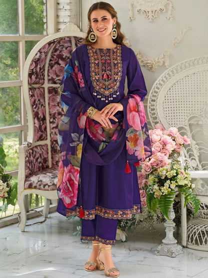 Floral Embroidered Regular Sequinned Kurta With Trousers & Dupatta