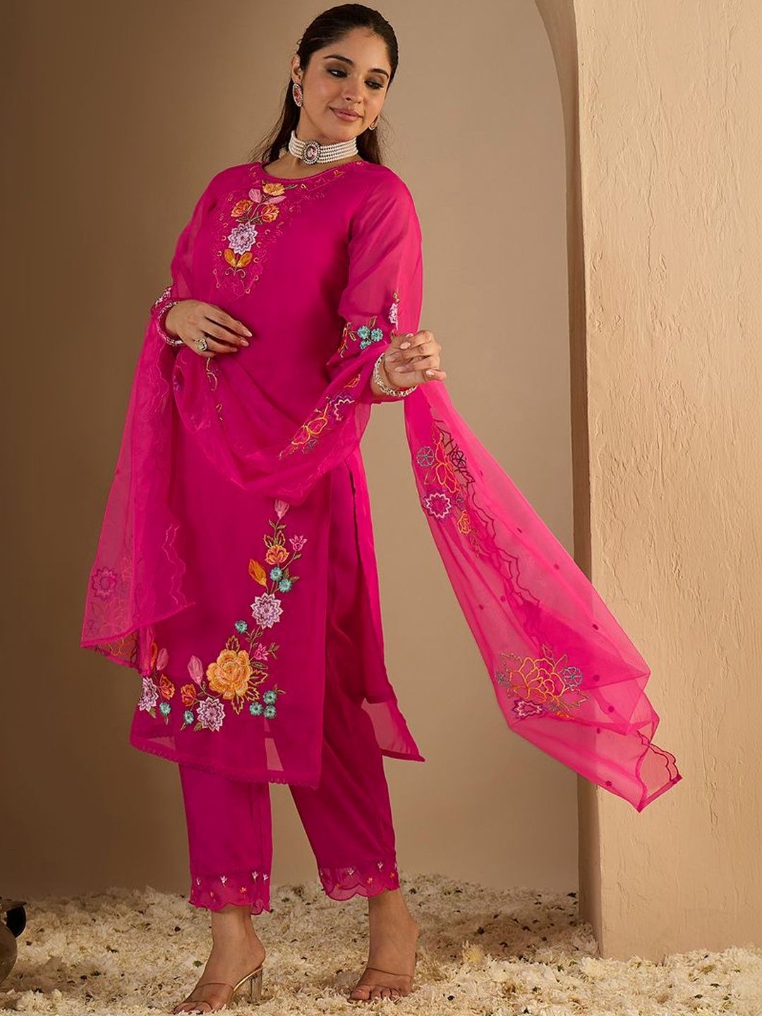 Women Floral Embroidered Regular Thread Work Kurta with Trousers & With Dupatta