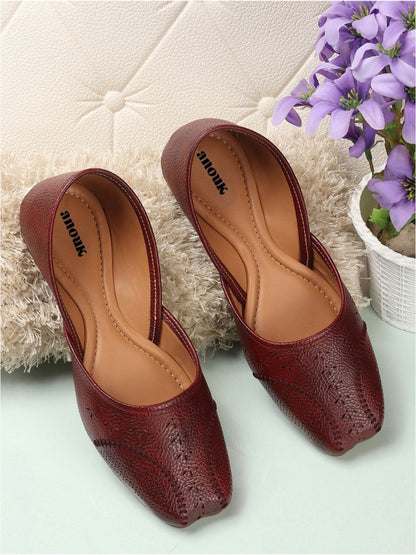 Dhiyona AK Women Synthetic Leather Mojaris