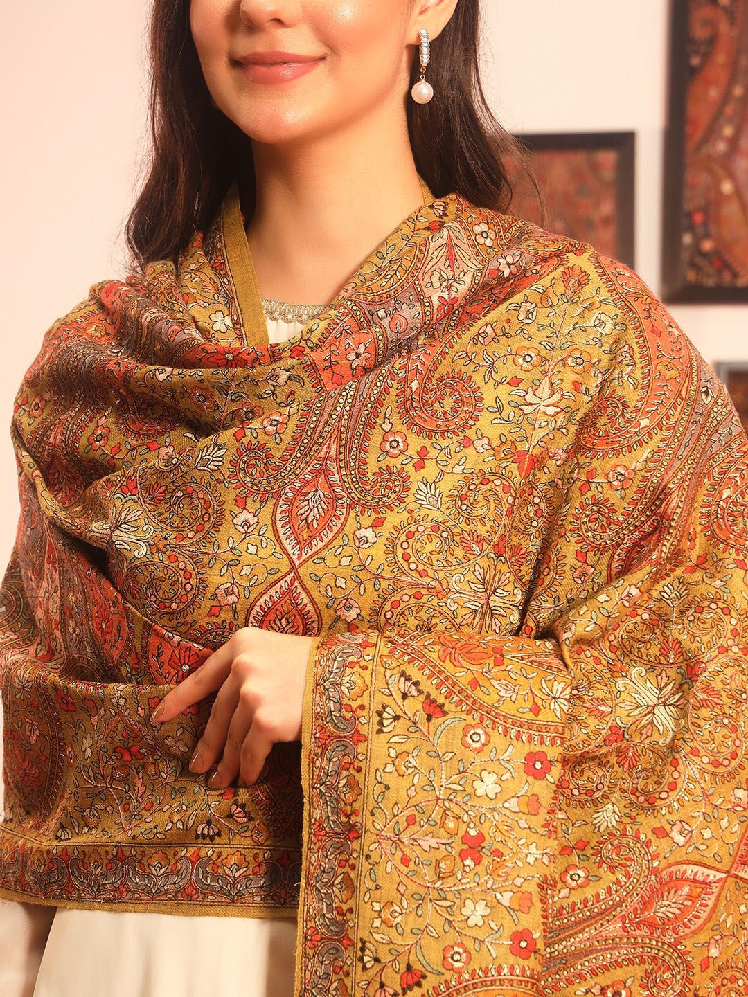 Dhiyona PA Paisley Embroidered Mahnoor Pure Wool Shawl
