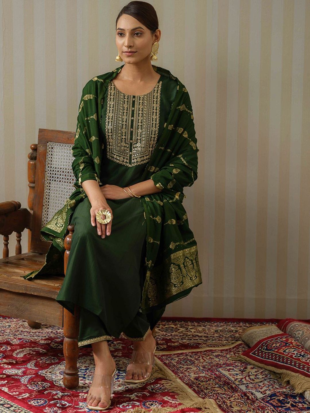 Dhiyona OD  Floral Printed Straight Kurta & Trousers With Dupatta
