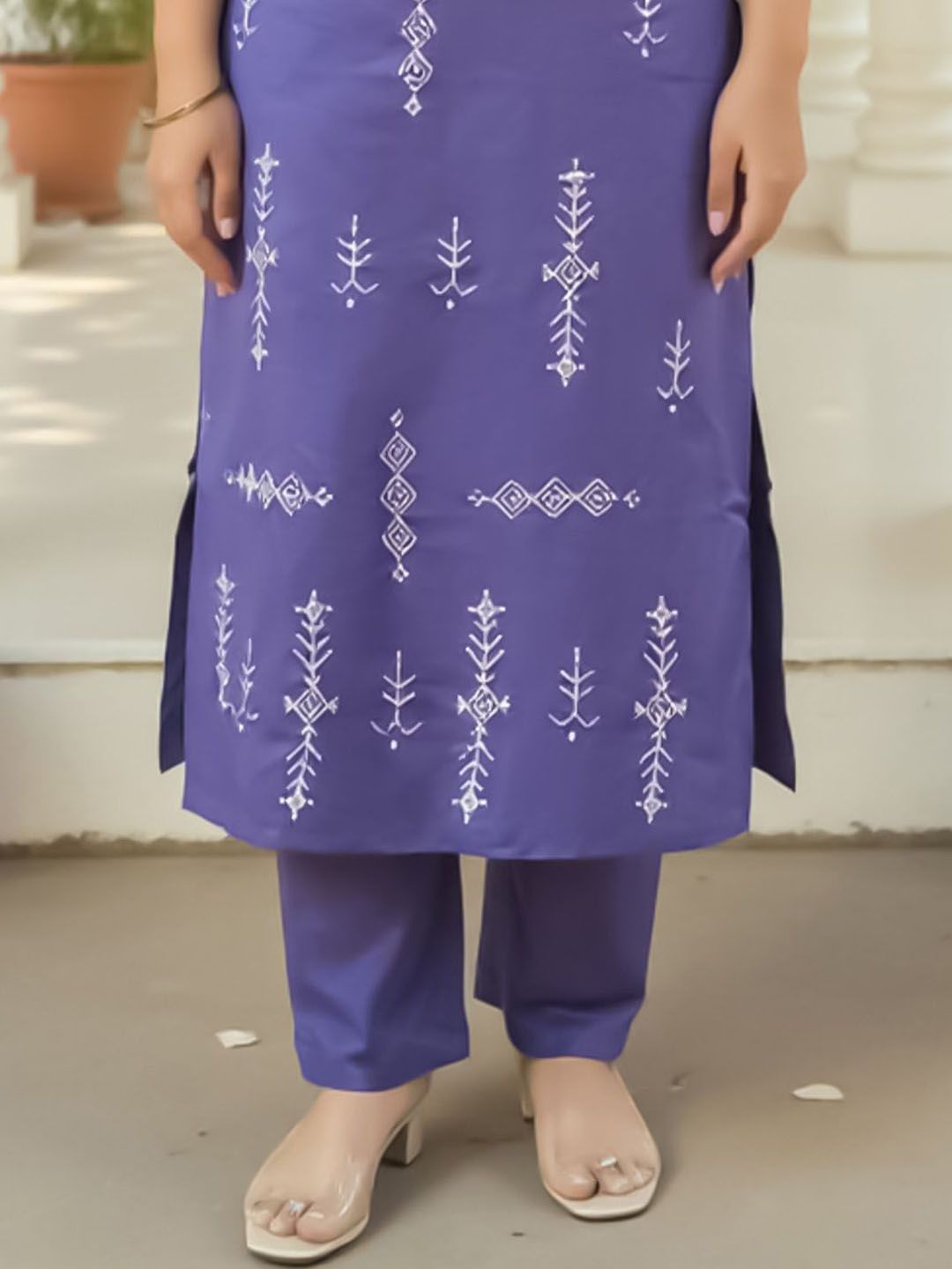 Ethnic Motifs Embroidered Thread Work Pure Cotton Straight Kurta With Trousers
