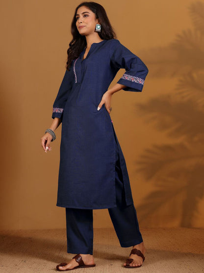 Dhiyona VA Women'sEmbroidered Straight Thread Work Kurta With Trousers