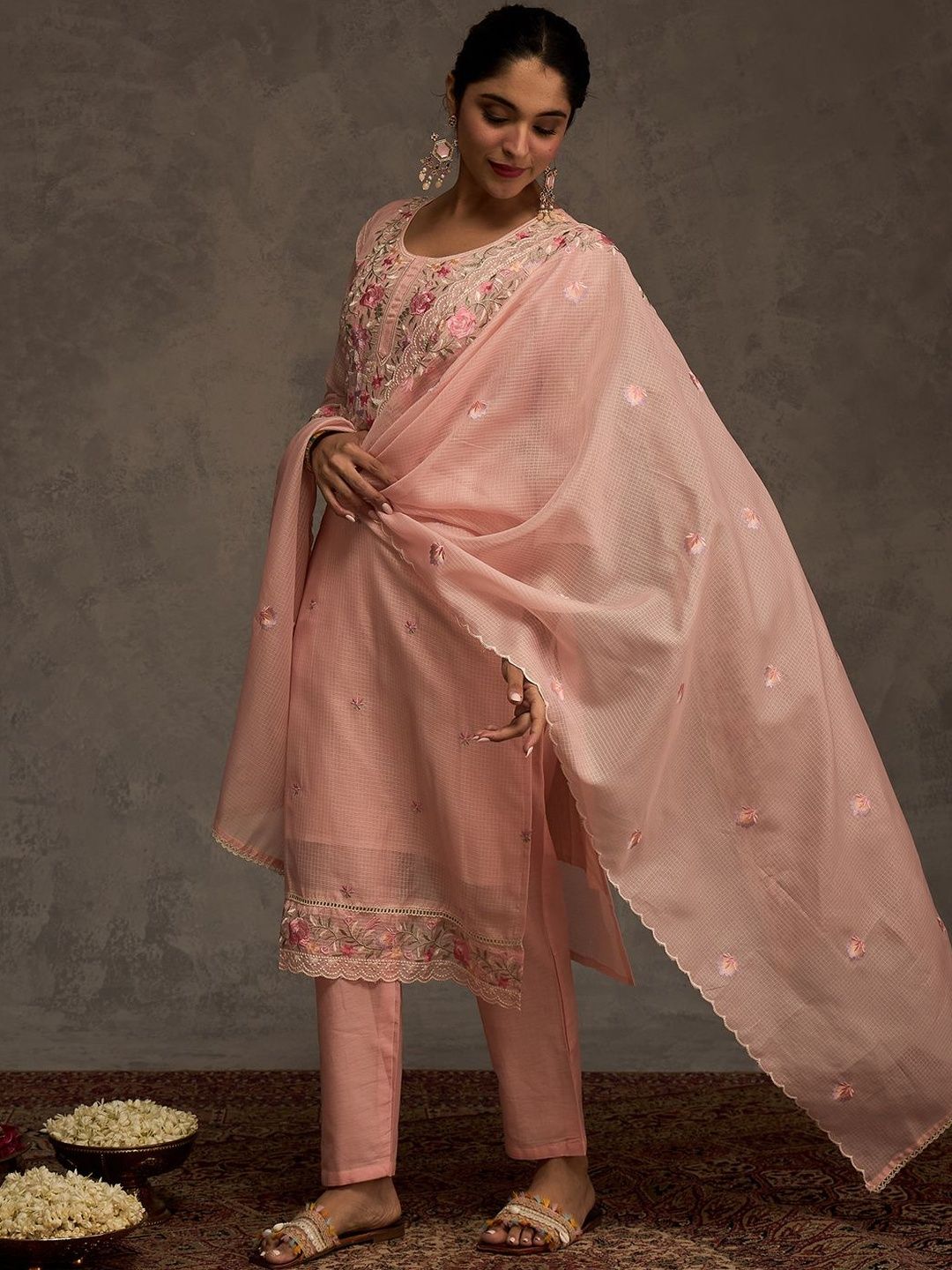 Floral Embroidered Round Neck Thread Work Straight Kurta & Trousers With Dupatta