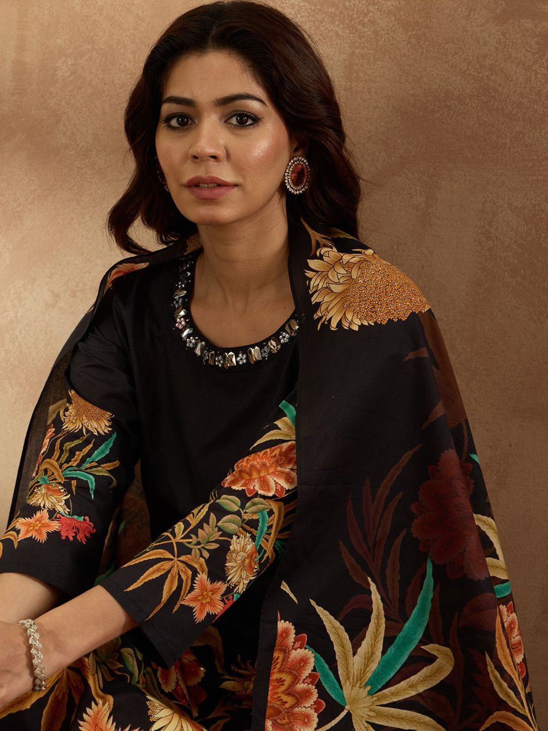 Dhiyona IE Women Floral Printed Regular Pure Cotton Kurta with Trousers & With Dupatta