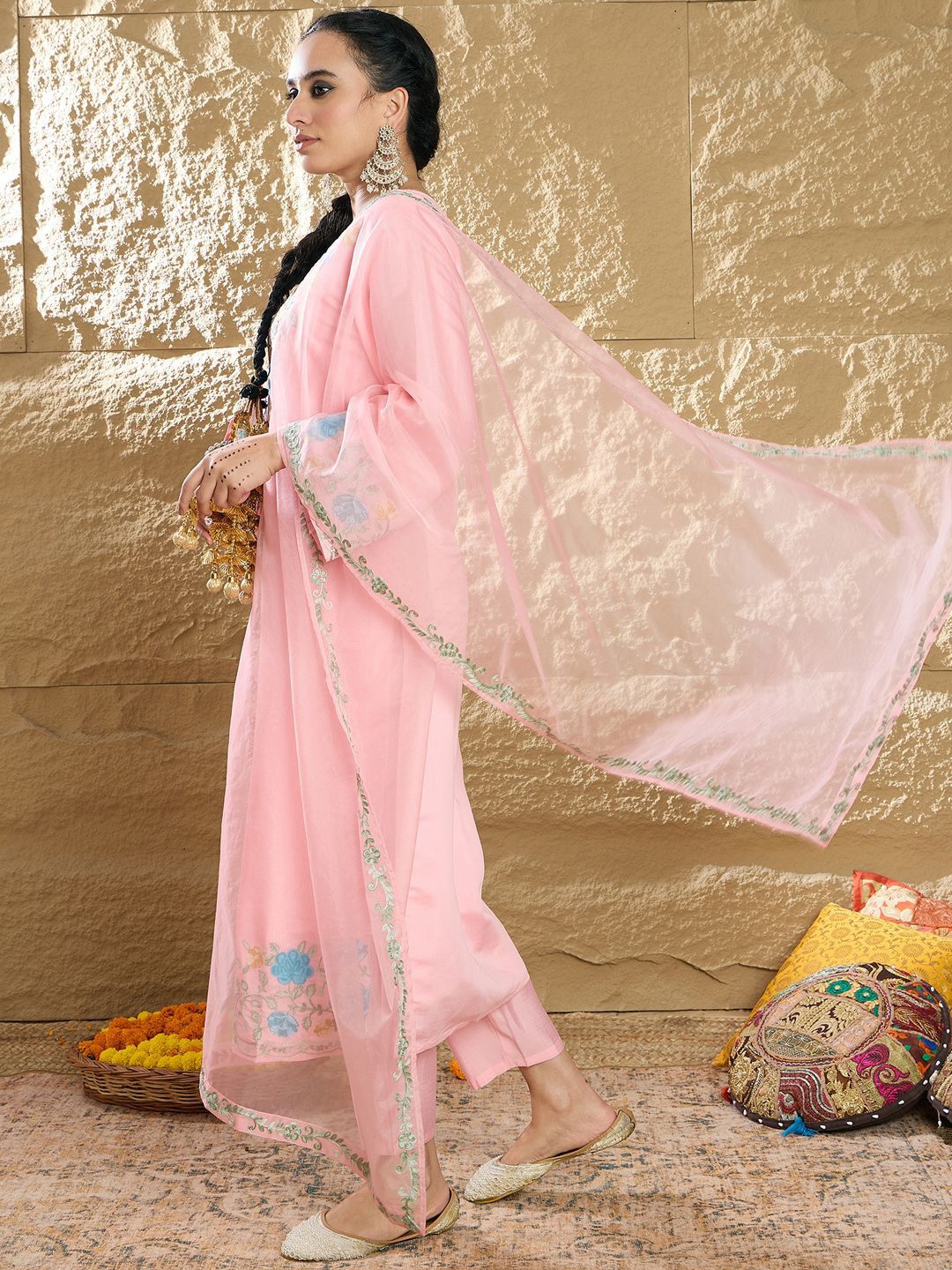 Dhiyona IE Women Floral Embroidered Regular Thread Work Kurta with Trousers & With Dupatta