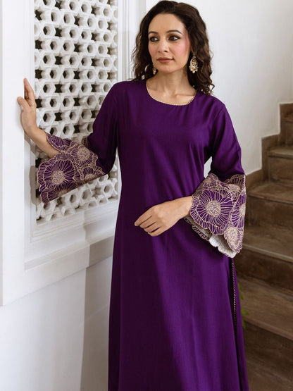 Women Floral Embroidered Regular Kurta with Trousers