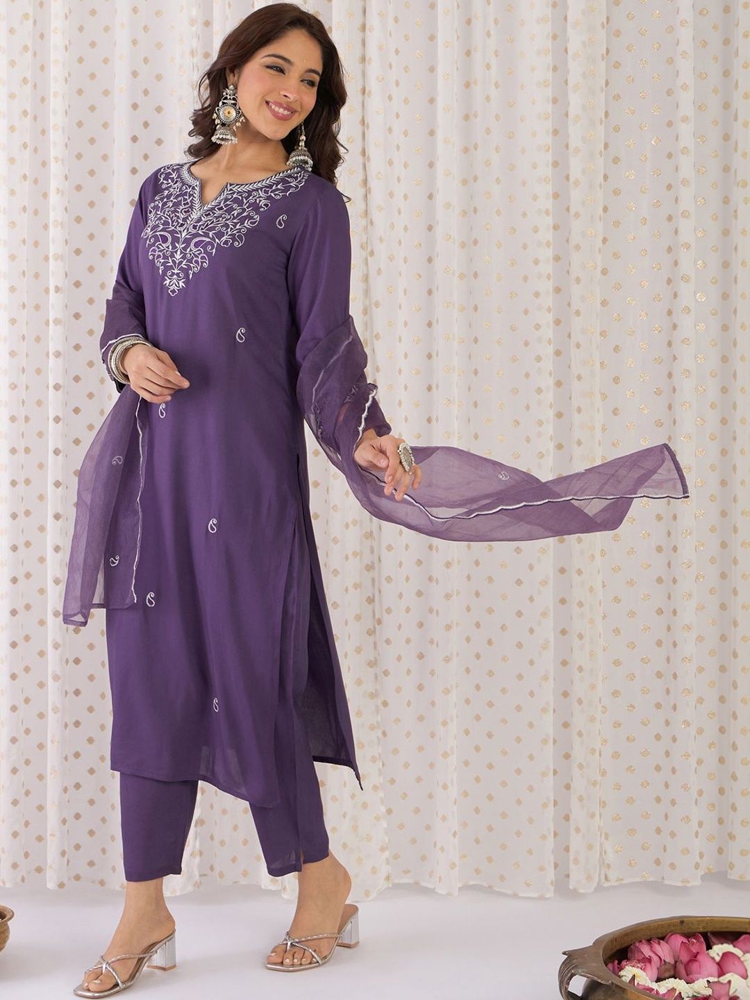 Women Paisley Printed Regular Sequinned Kurta with Trousers & With Dupatta