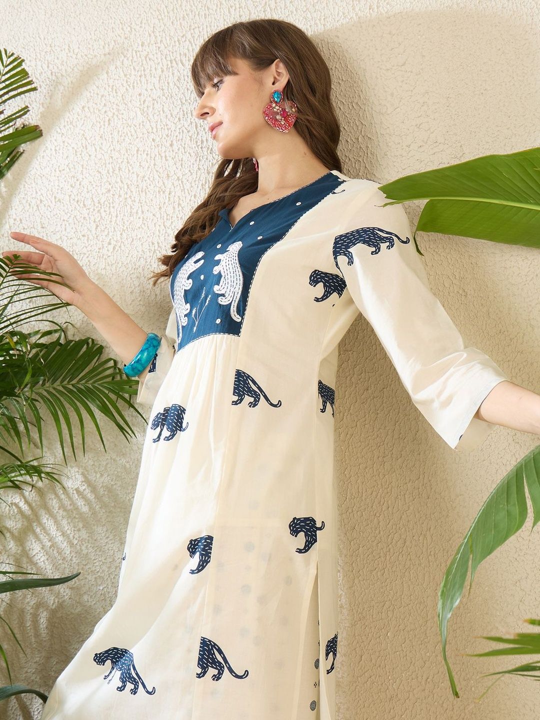 Dhiyona IE Embroidered Round Neck Three-Quarter Sleeves Pure Cotton Tunic And Trousers