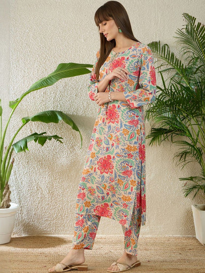 Women Floral Printed Regular Kurta with Trousers