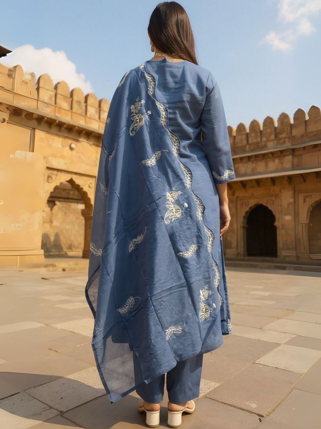 Ethnic Motifs Embroidered Thread Work Pure Cotton Kurta With Trousers & Dupatta