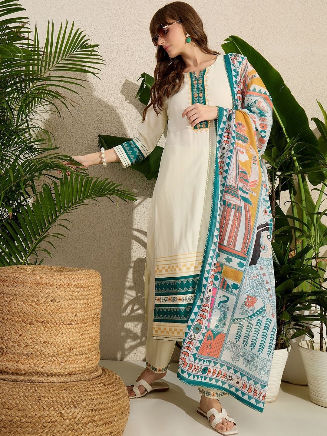 Women Ethnic Motifs Embroidered Regular Kurta with Trousers & With Dupatta