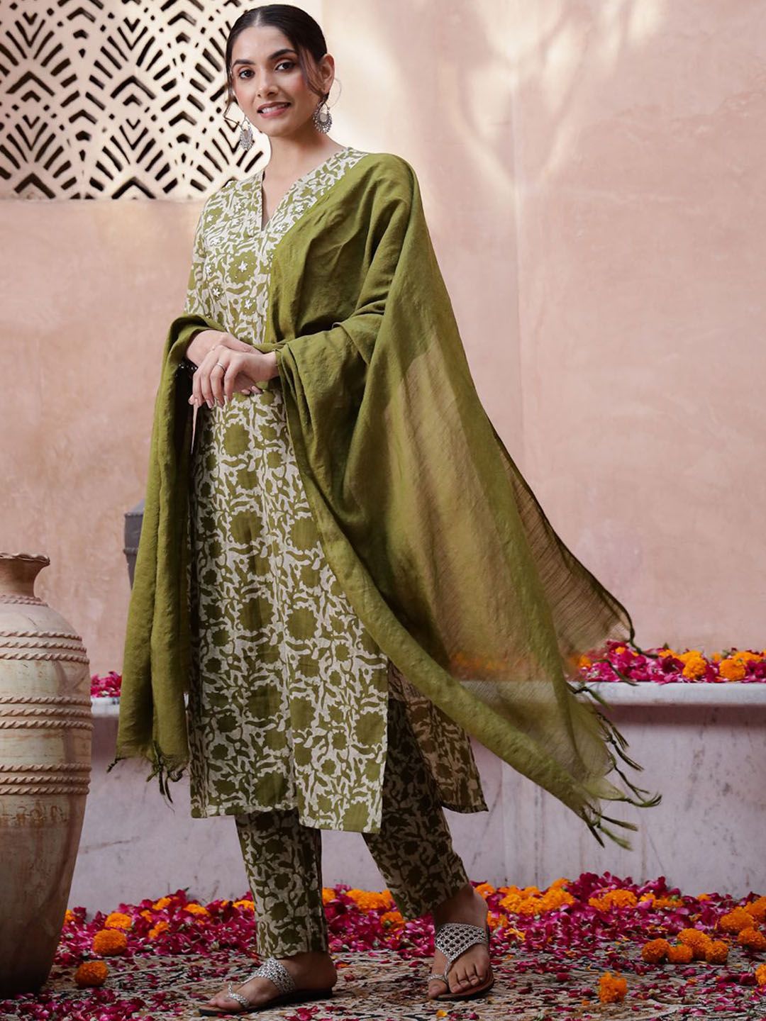 Dhiyona SN Women's Floral Printed Thread Work Pure Cotton Kurta with Trouser & Dupatta