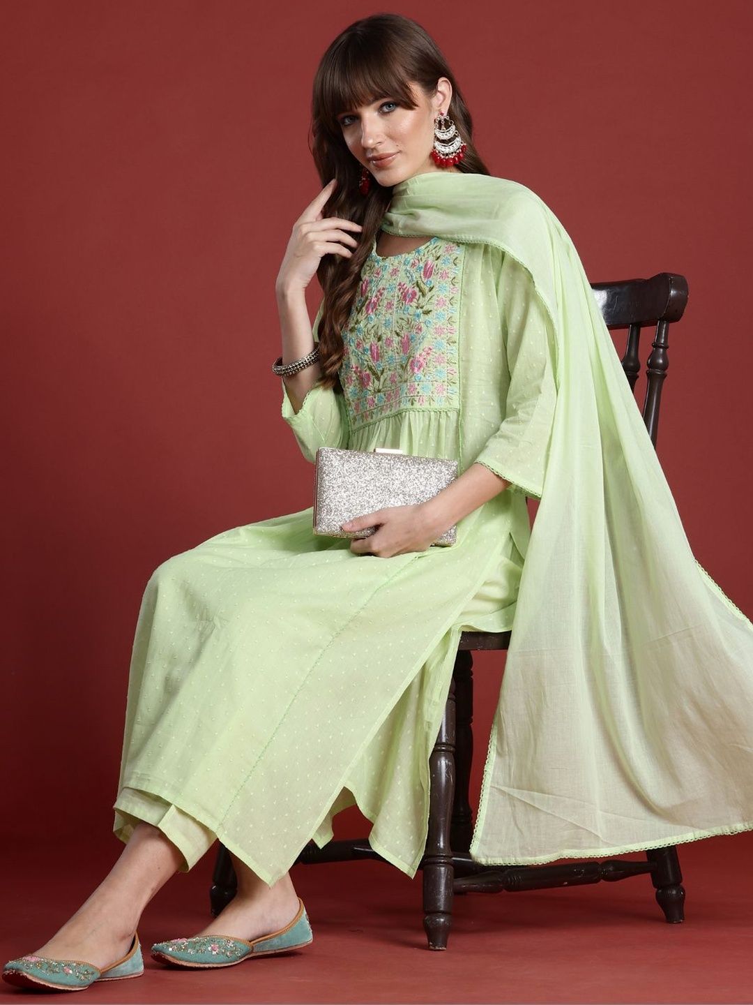 Women Floral Embroidered Regular Thread Work Pure Cotton Kurta with Trousers & With Dupatta