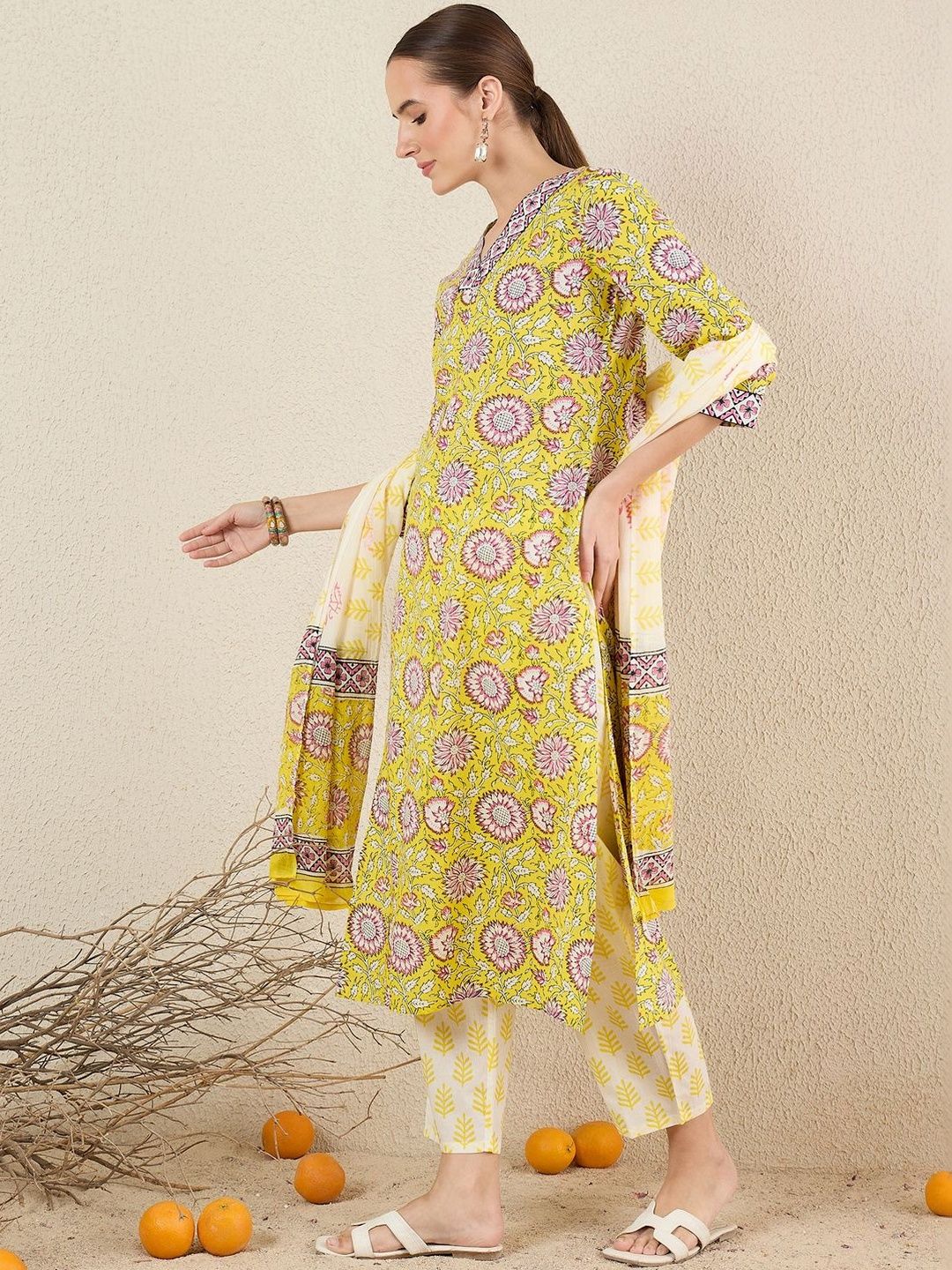 Women Floral Printed Regular Pure Cotton Kurta with Trousers & With Dupatta
