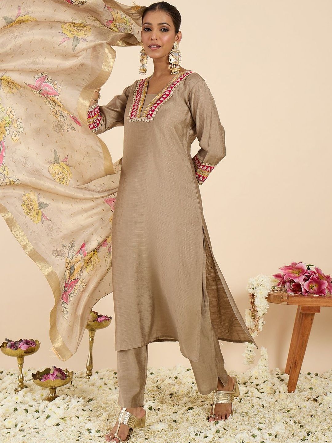Dhiyona IE Women Floral Regular Thread Work Raw Silk Kurta with Trousers & With Dupatta