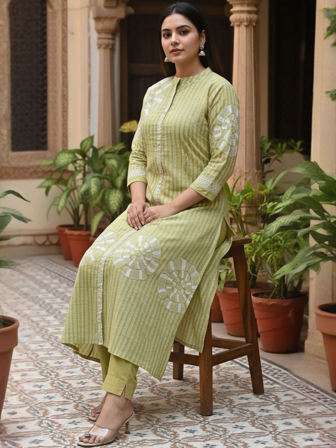 Women Printed Pure Cotton Kurta with Trouser