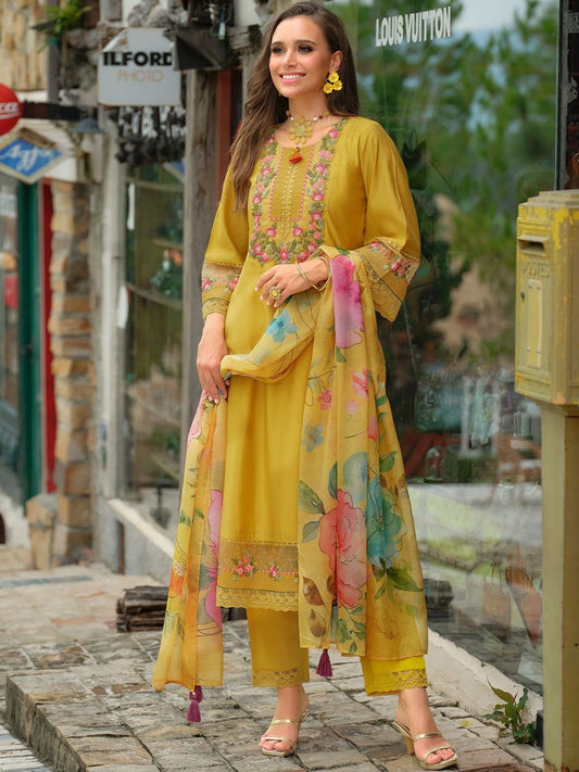 Women Floral Embroidered Regular Thread Work Kurta with Trousers & With Dupatta