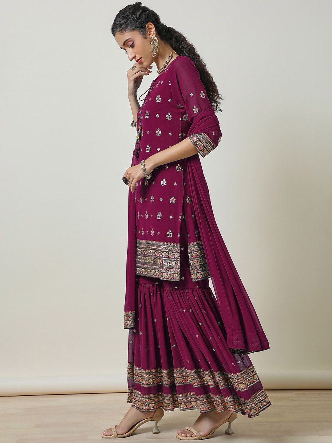 Dhiyona SO Women's Women Printed Regular Thread Work Kurta with Sharara & With Dupatta