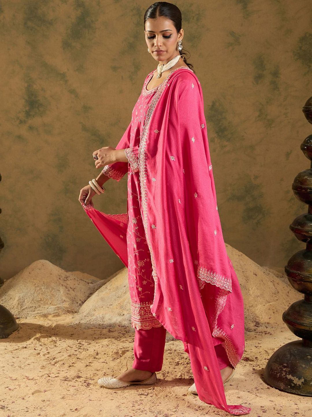 Dhiyona IE Ethnic Motifs Embroidered Thread Work Kurta with Trousers & Dupatta