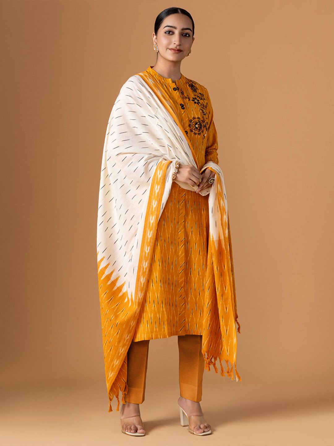 Dhiyona WP Women Floral Embroidered Kurta with Trousers & Dupatta