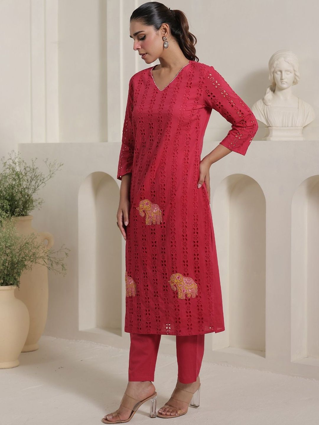 Women Ethnic Motifs Printed Pure Cotton Kurta with Trouser
